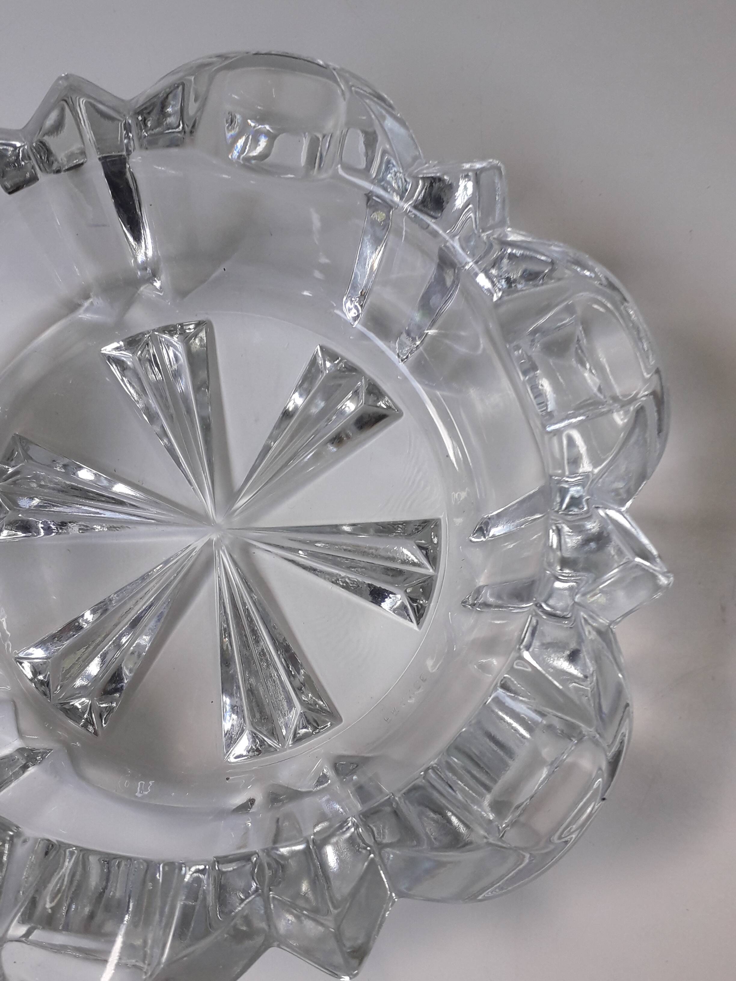 Antique round ashtray in transparent crystal glass (vintage)