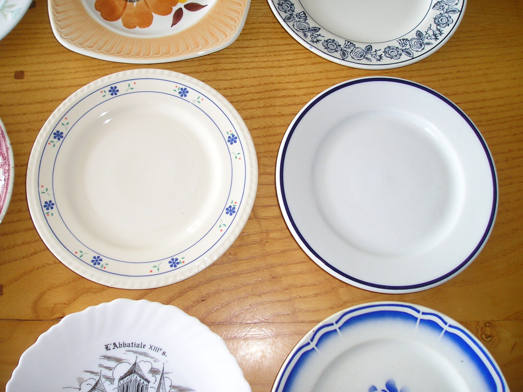 Set of 12 different dessert plates