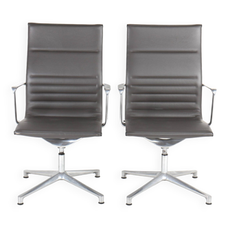 Pair of ICF Una Chair Management office armchairs