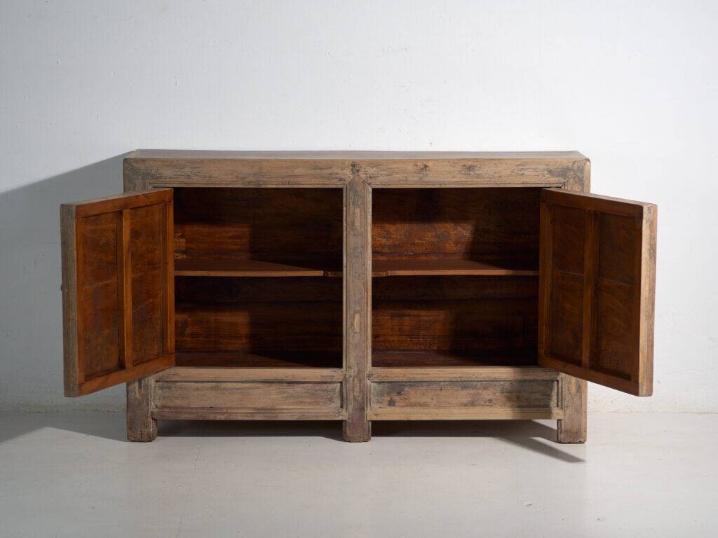Buffet ancien en bois de pin – Chine, vers 1930