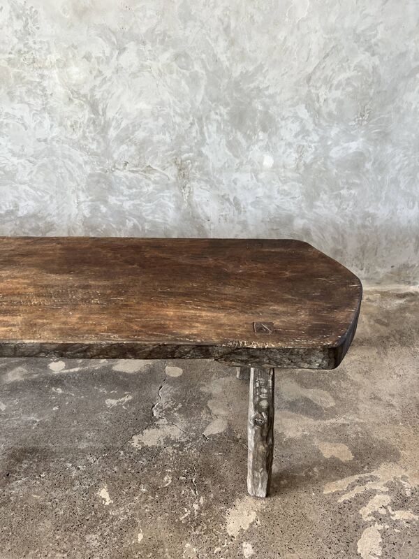 Grande table basse arrondie en teck asiatique ancien