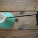 Lampe de potence murale articulée Diabolo du designer René Mathieu - verte