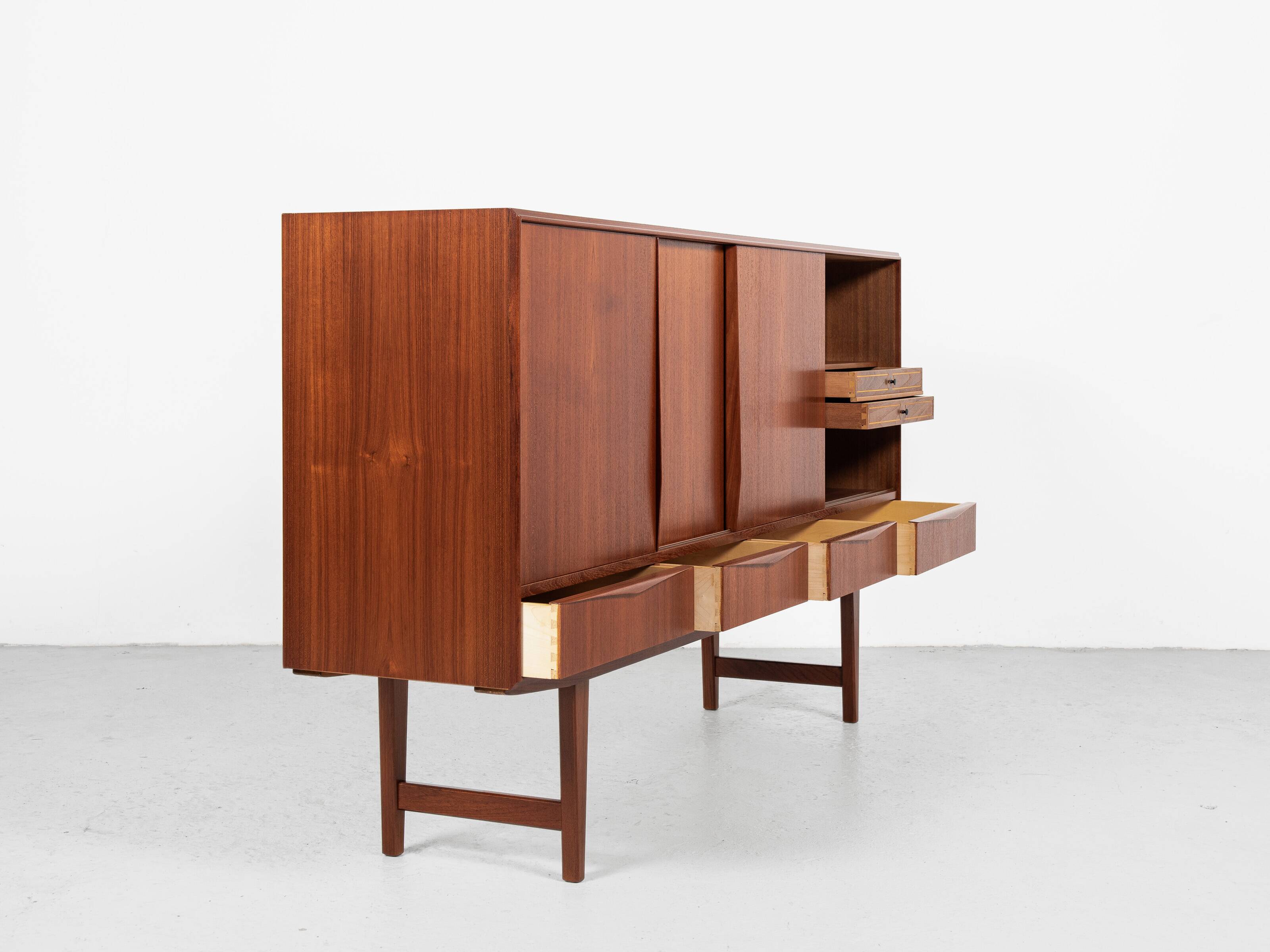 Midcentury Danish highboard in teak by E.W. Bach for Sejling Skabe 1960s - with 4 doors & 4 drawers
