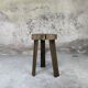 Tabouret tripode brutaliste en bois