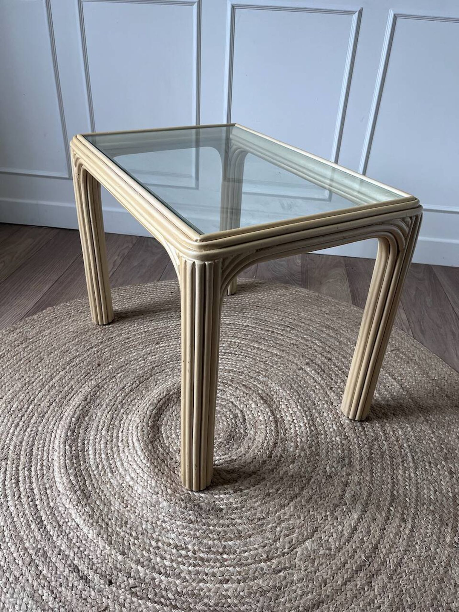 Table basse rotin doré