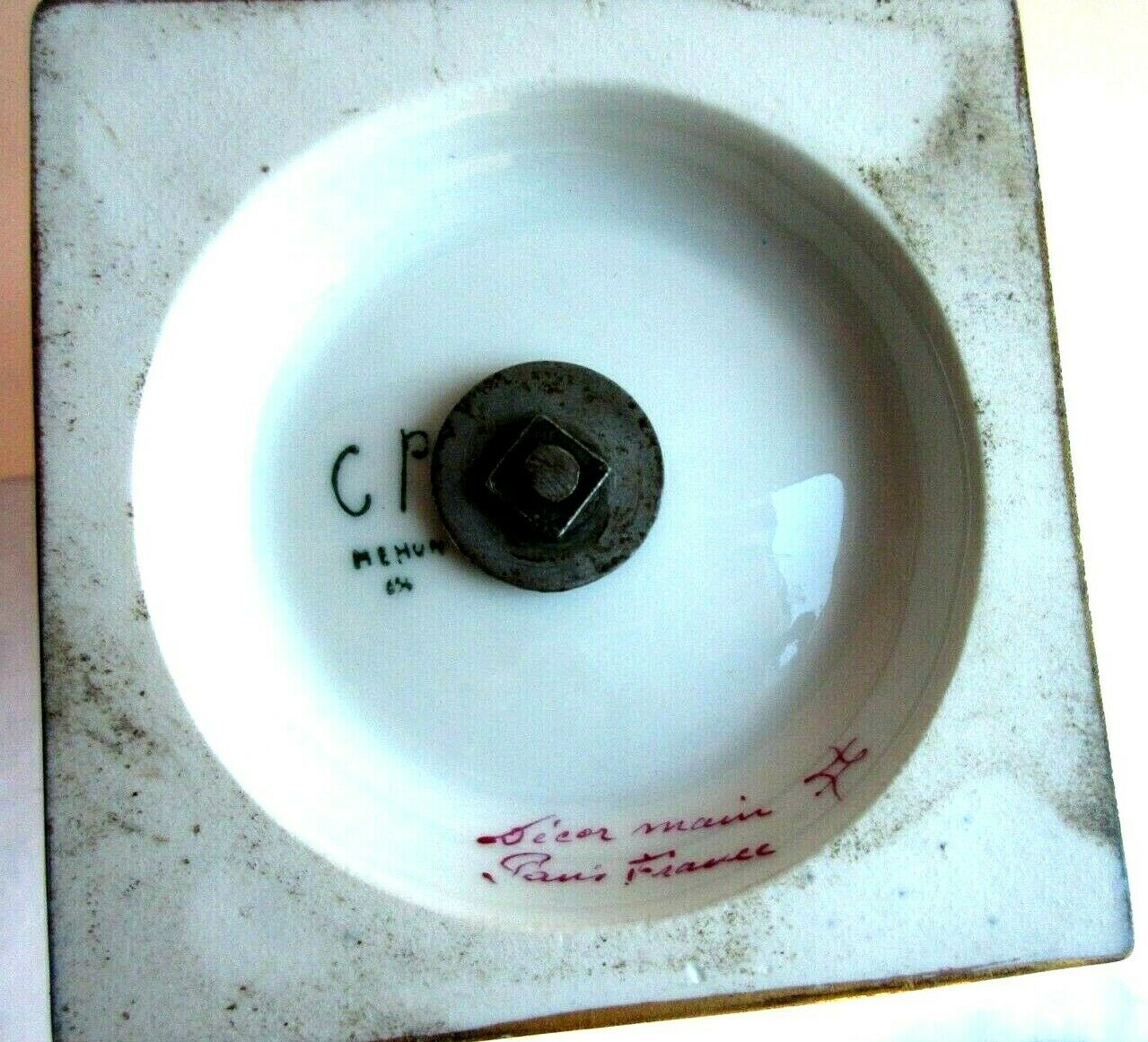 Vase porcelaine de Paris Empire forme balustre anses cygnes Or fin signé Mehun