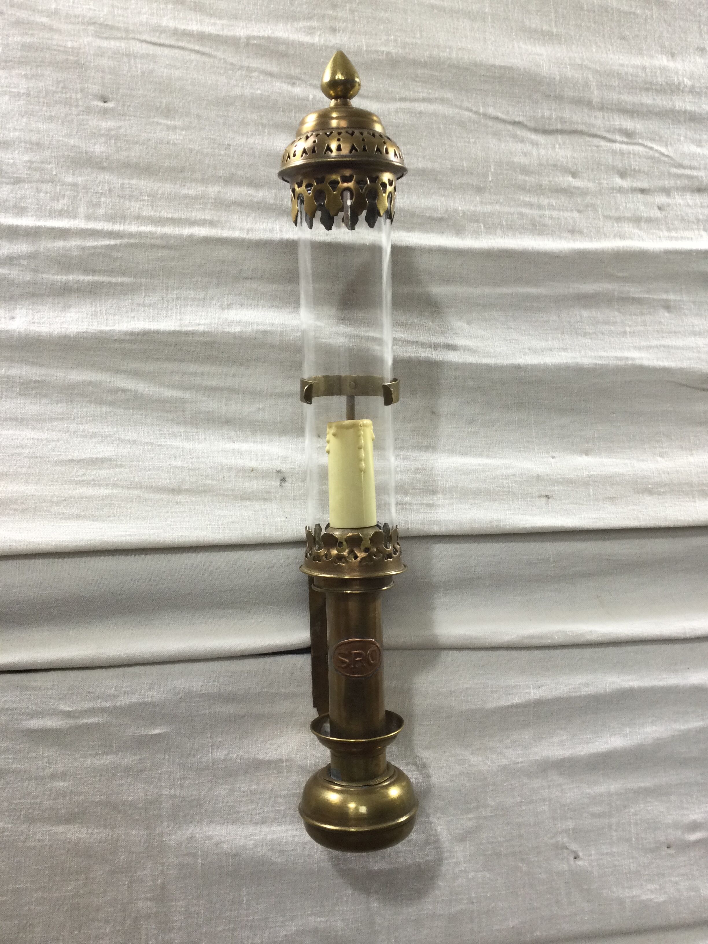 Brass train applicator