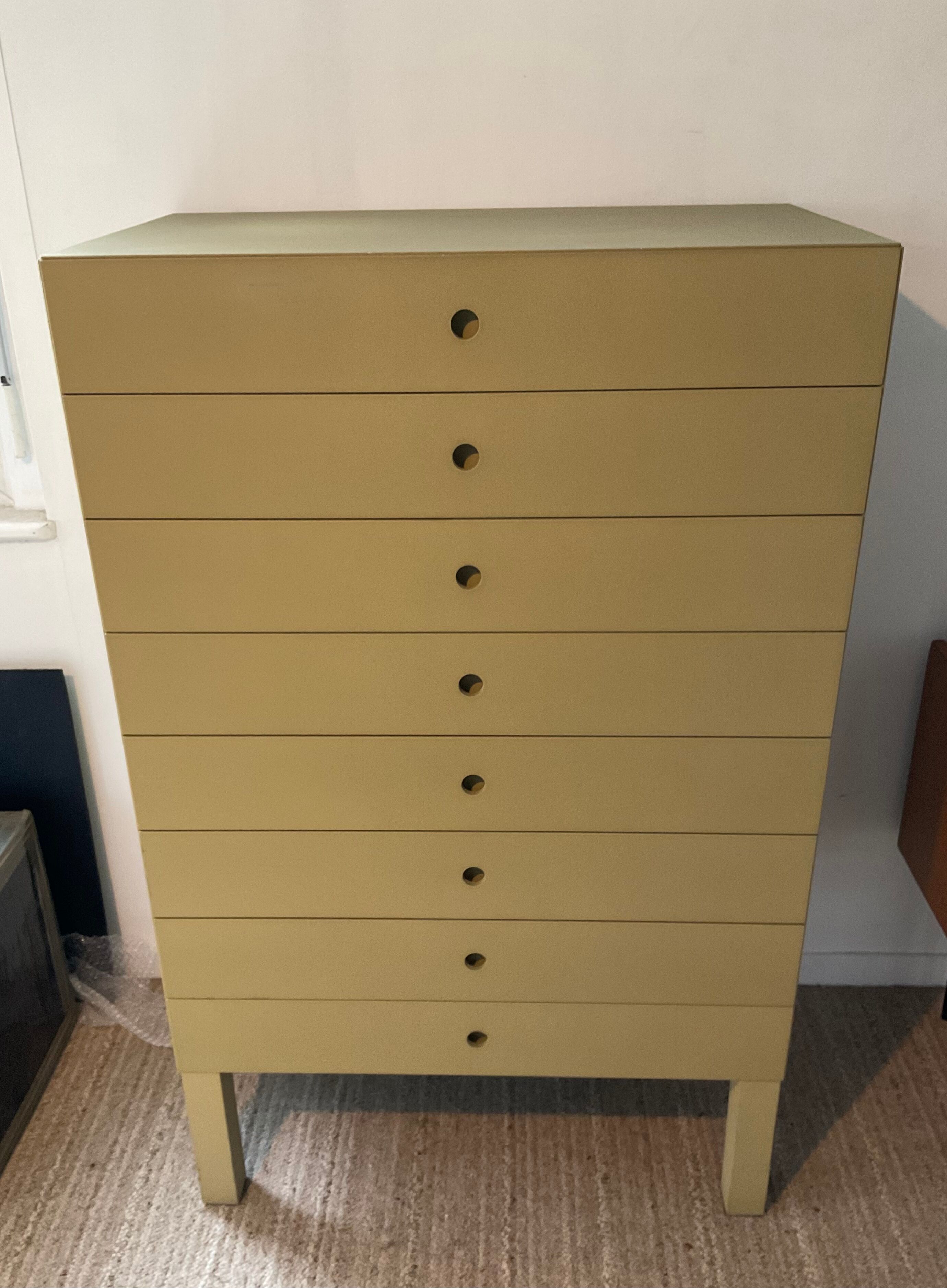Olive green 80s design ragpicker