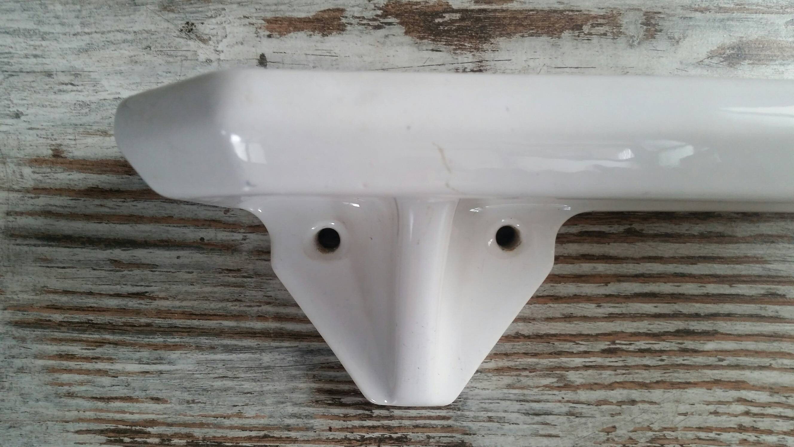 White earthenware shelf 30s