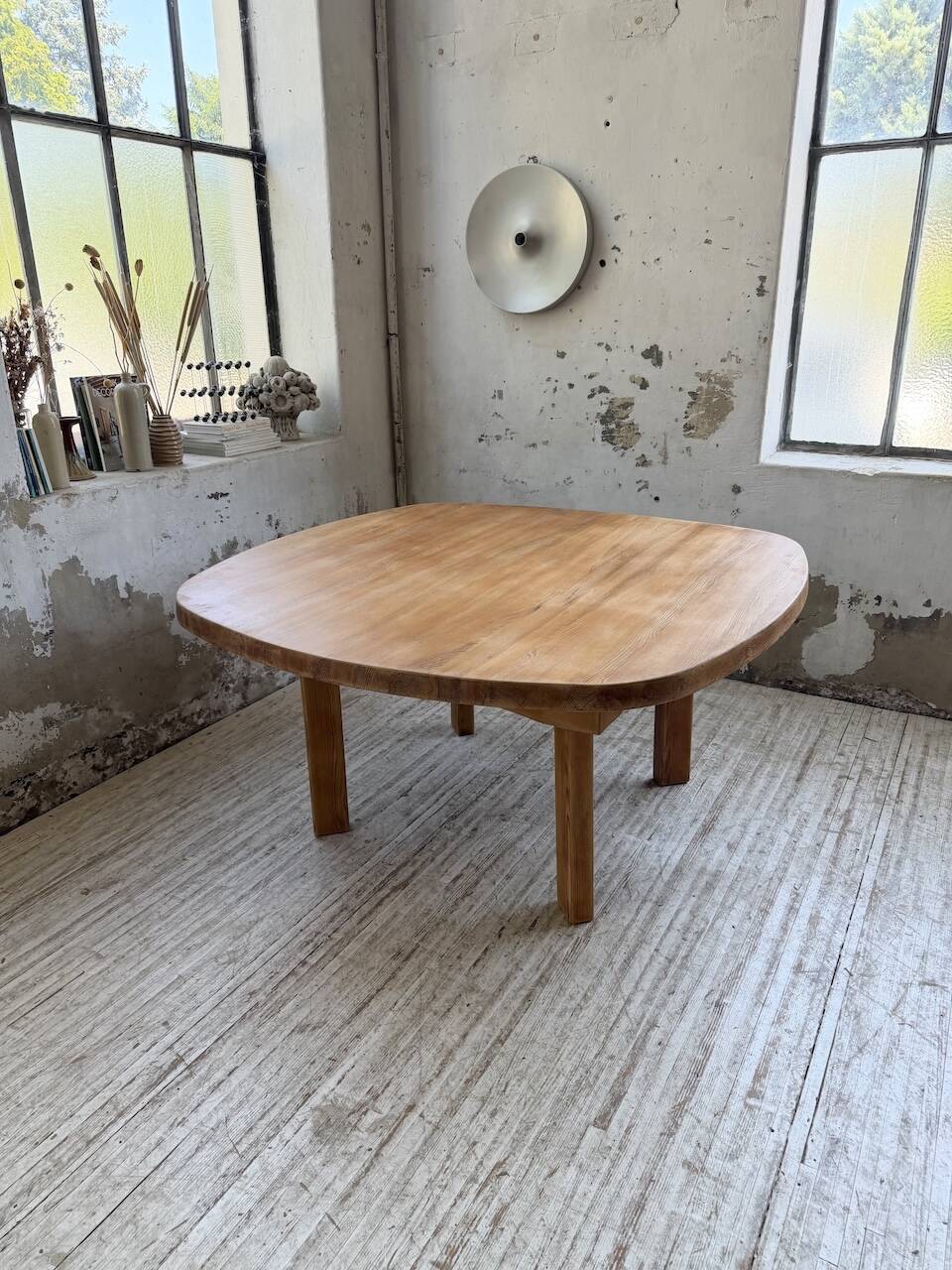 Round XL constructivist table