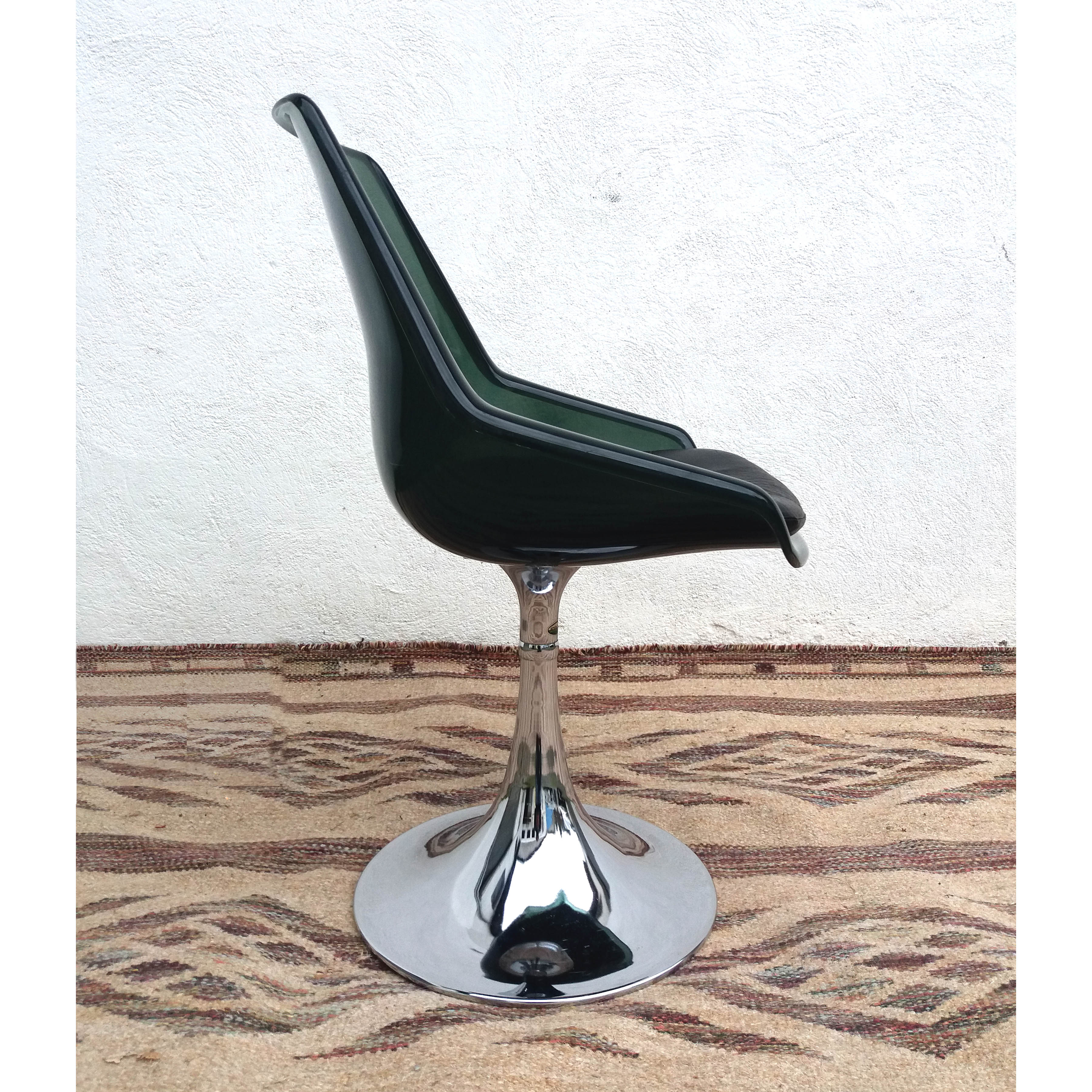 60s tulip chair