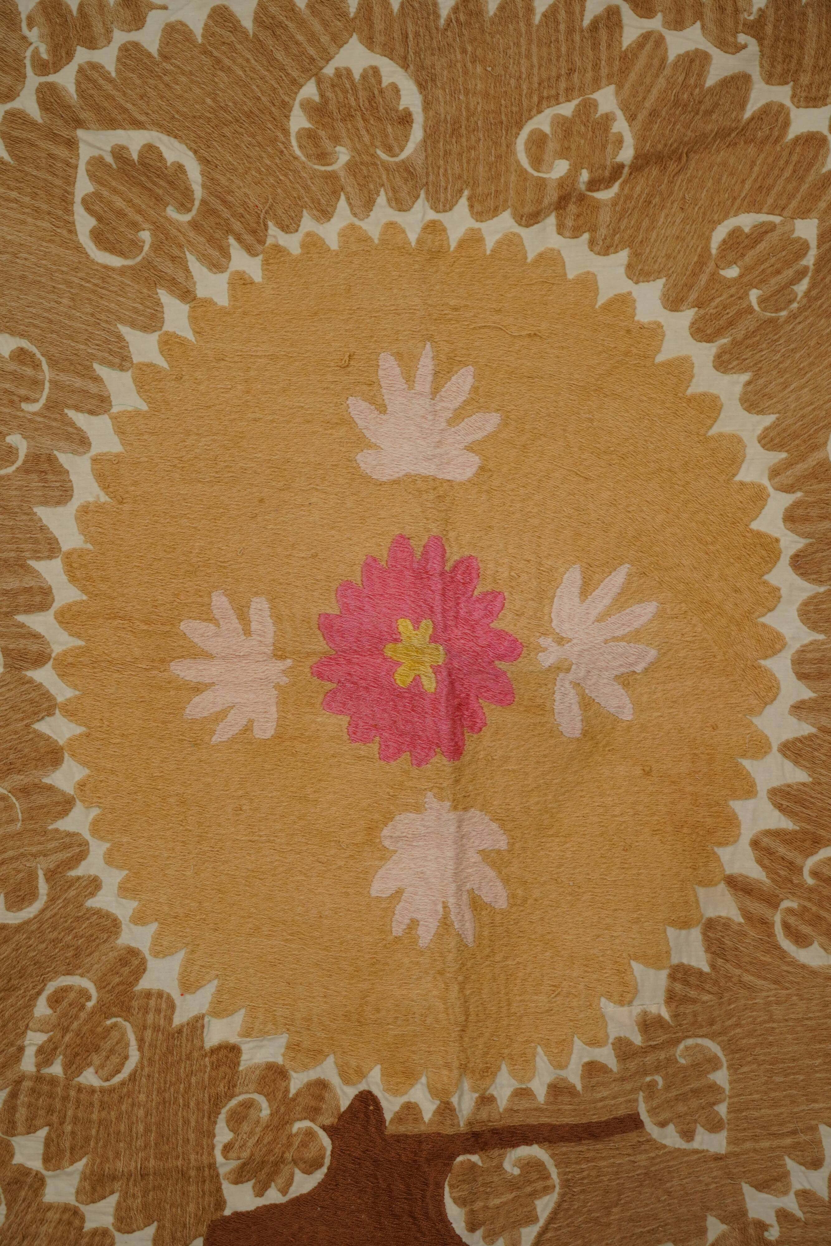 Vintage Turkish hand-knotted rug 131x136 cm