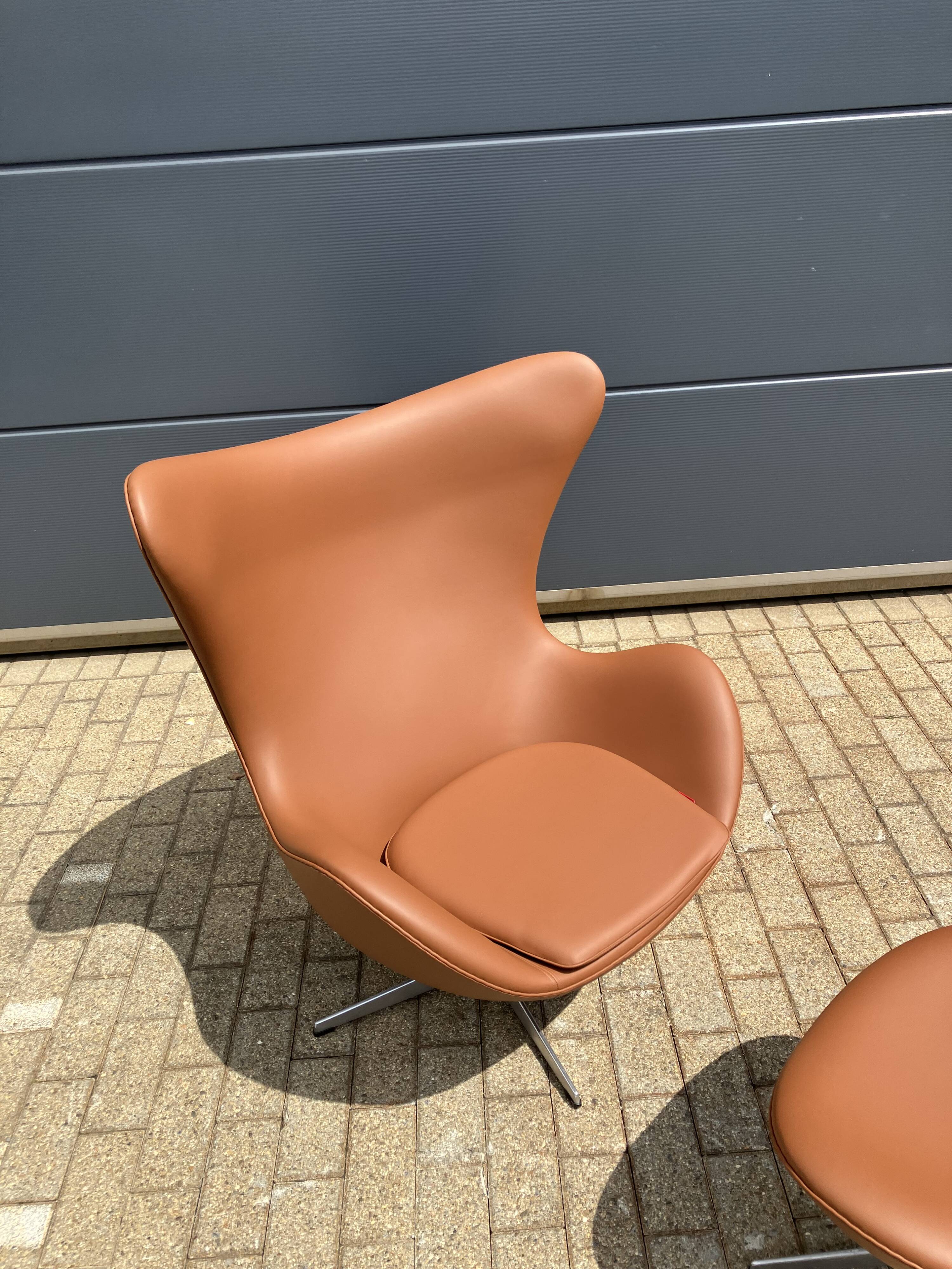 Fritz Hansen Egg Chair in Cognac leather + Ottoman!
