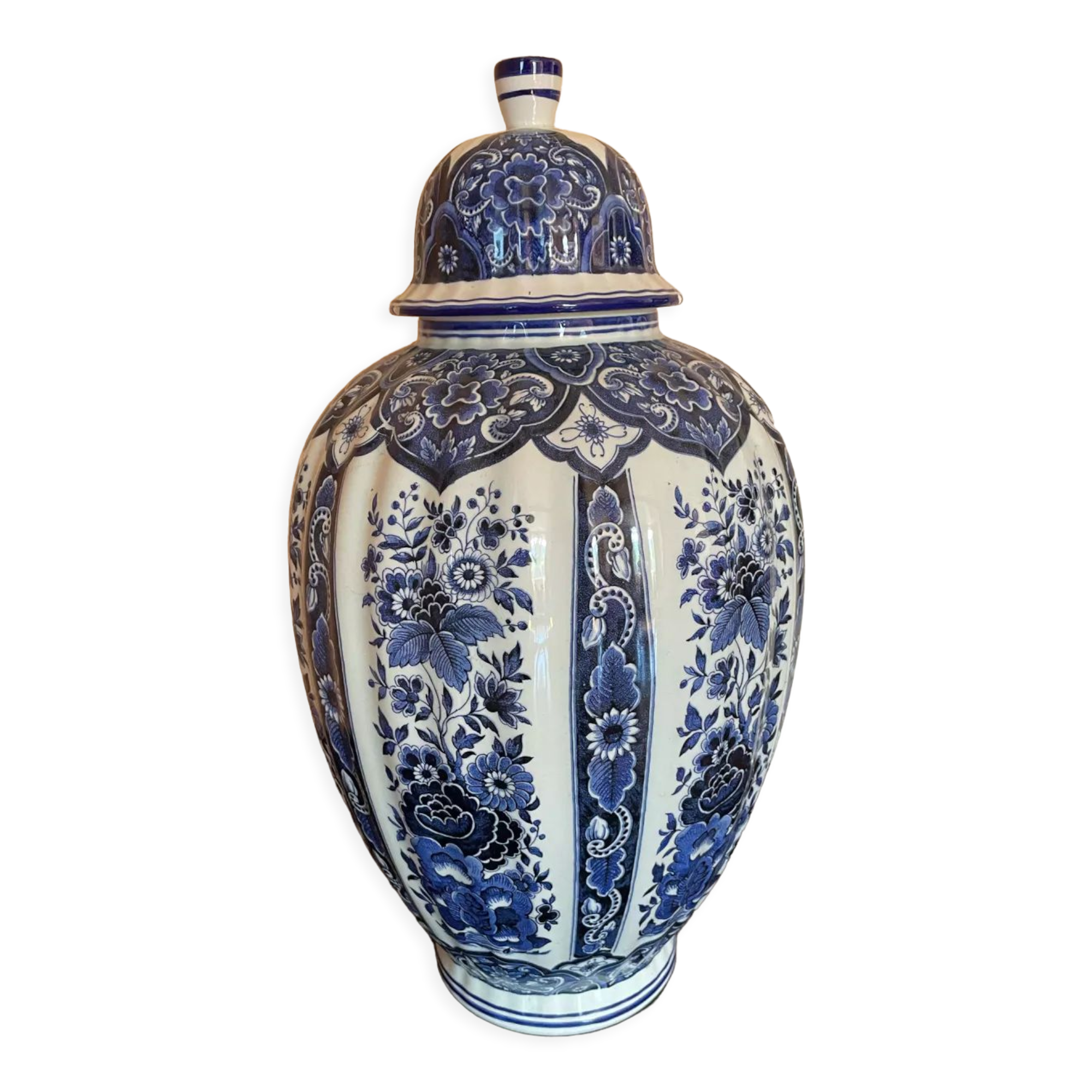 Pot couvert manufacture of vases