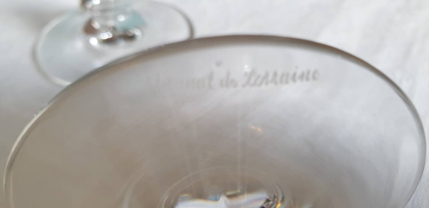 6 crystal wine glasses