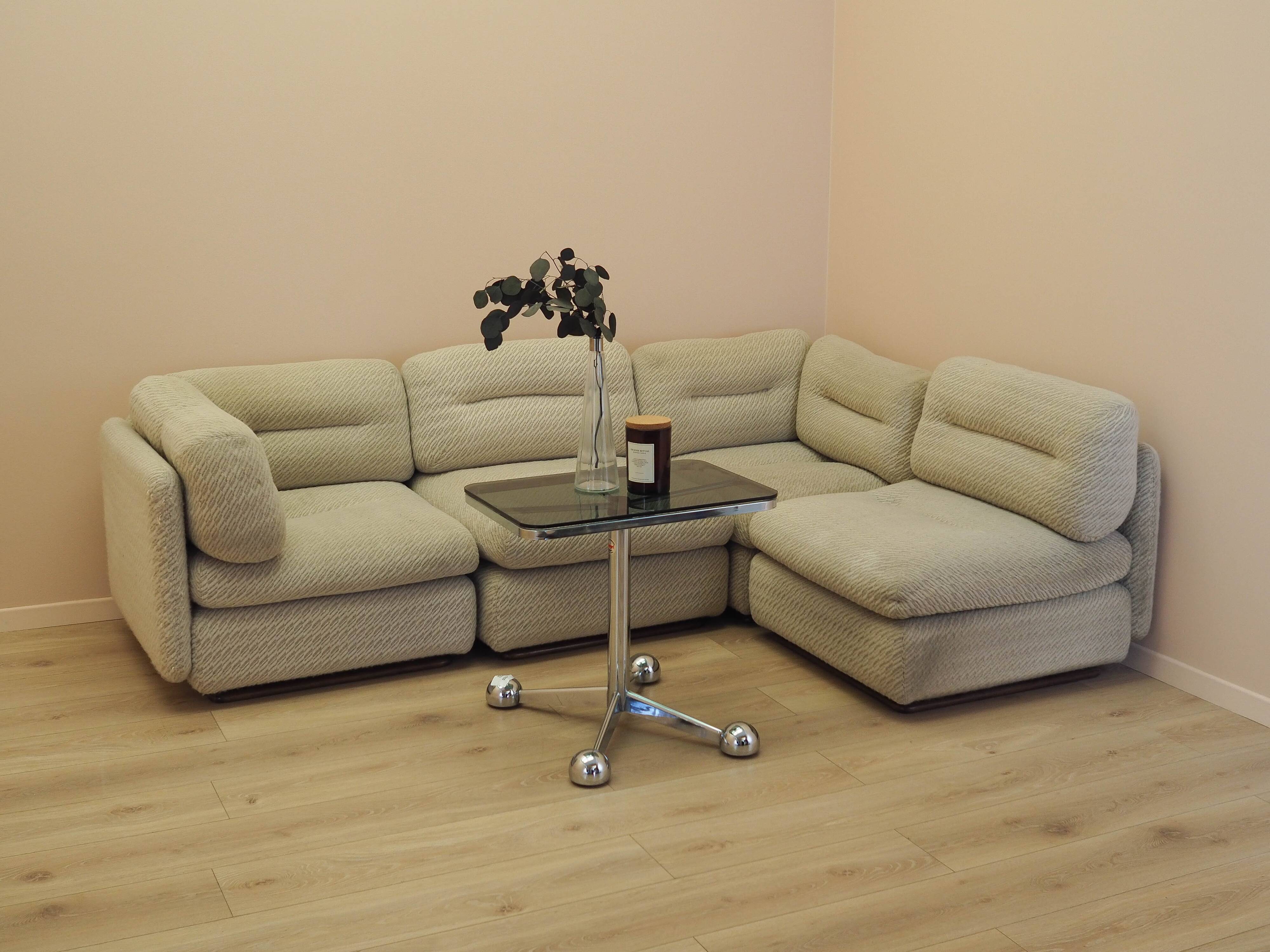 Kiitos modular sofa, Italian design, 1970s, designers: Titina Ammannati & G