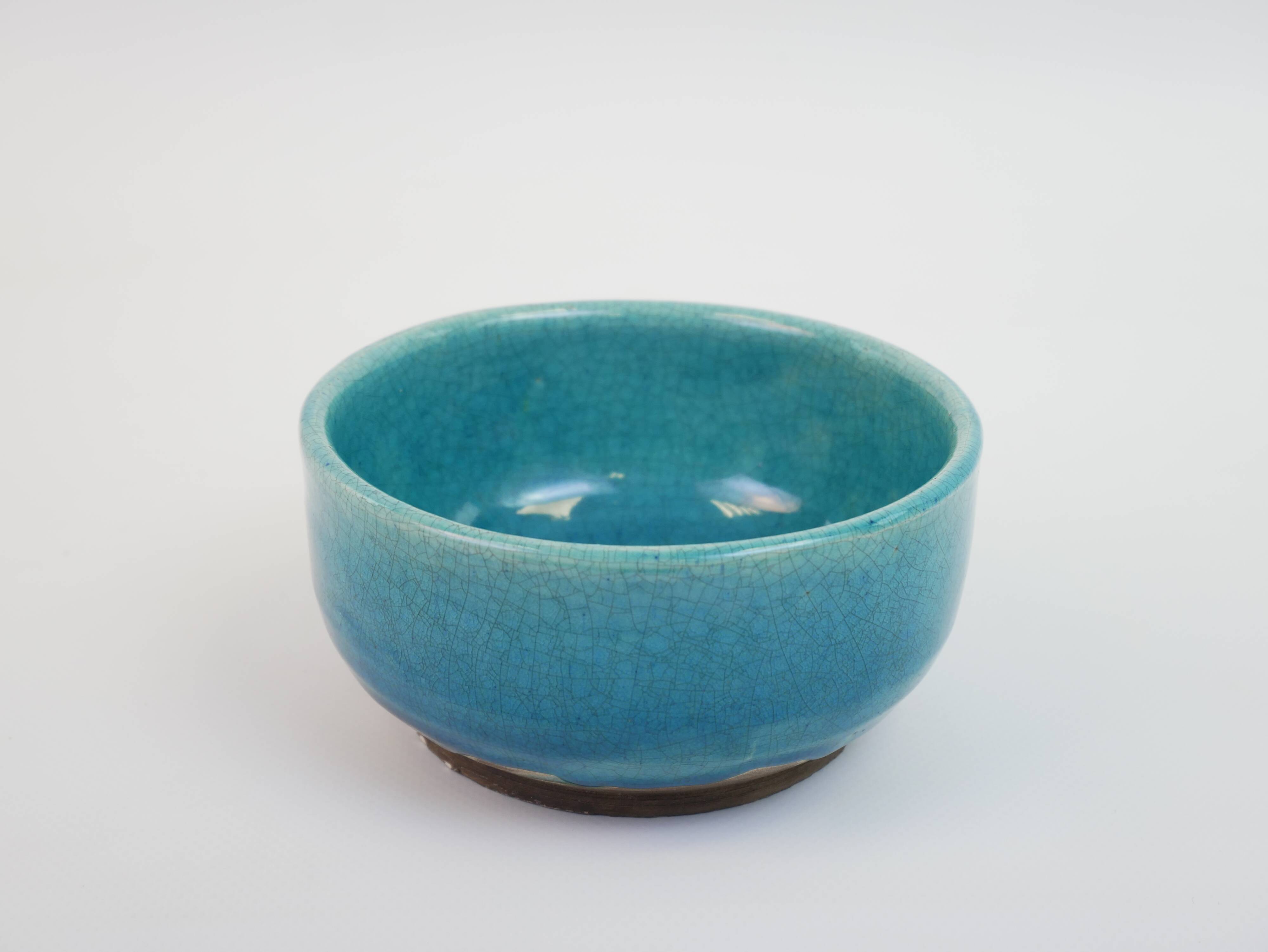 bol en céramique bleu à email craquelé