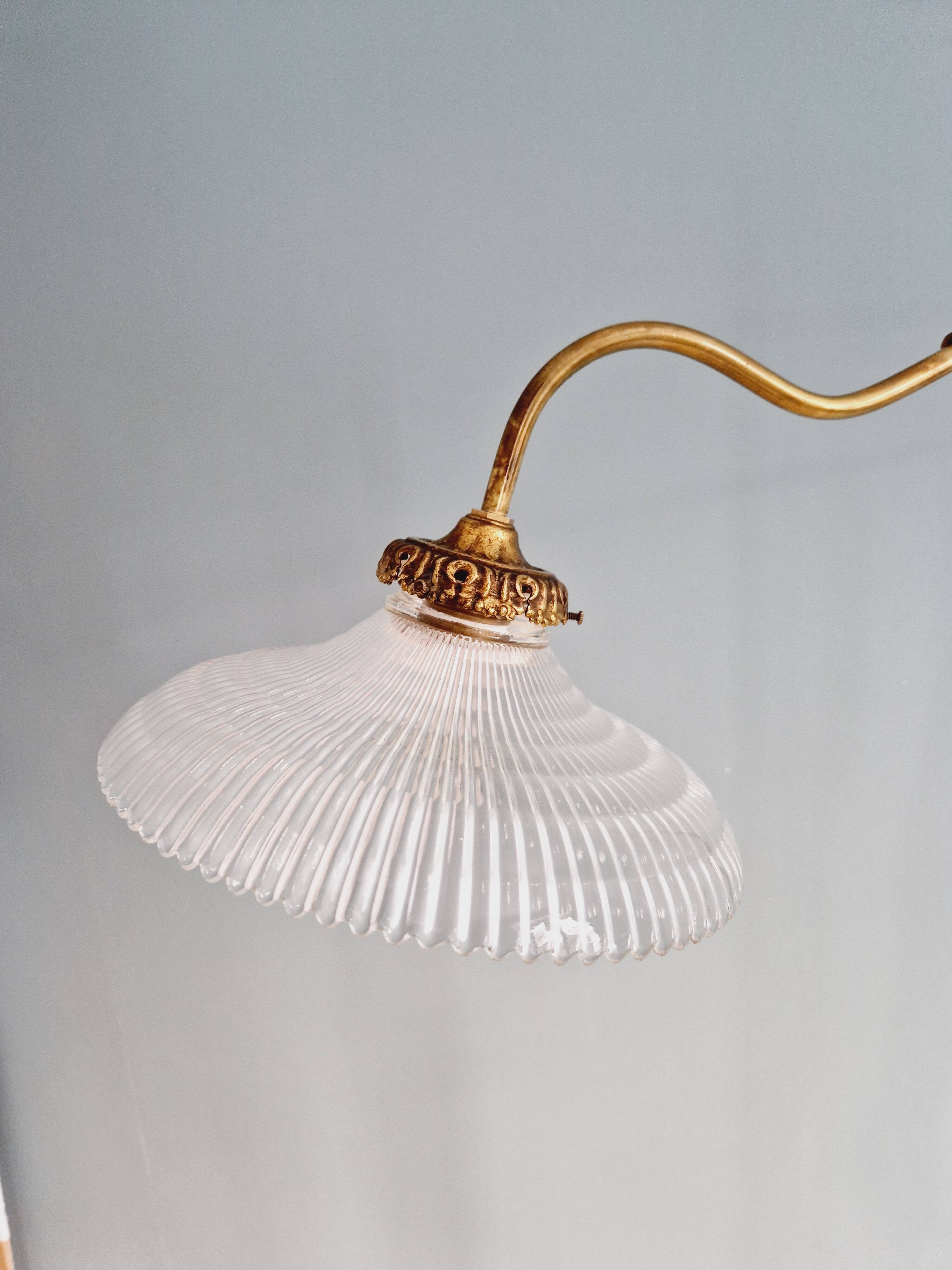 Brass and grooved glass floor lamp in Art Deco style