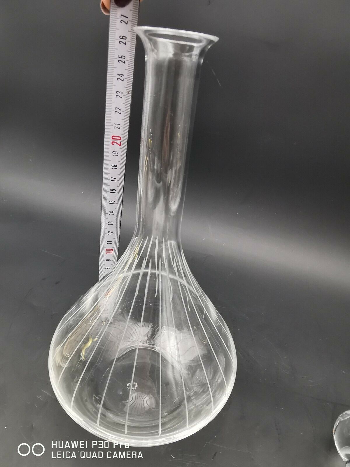 Vannes crystal-stamped carafe