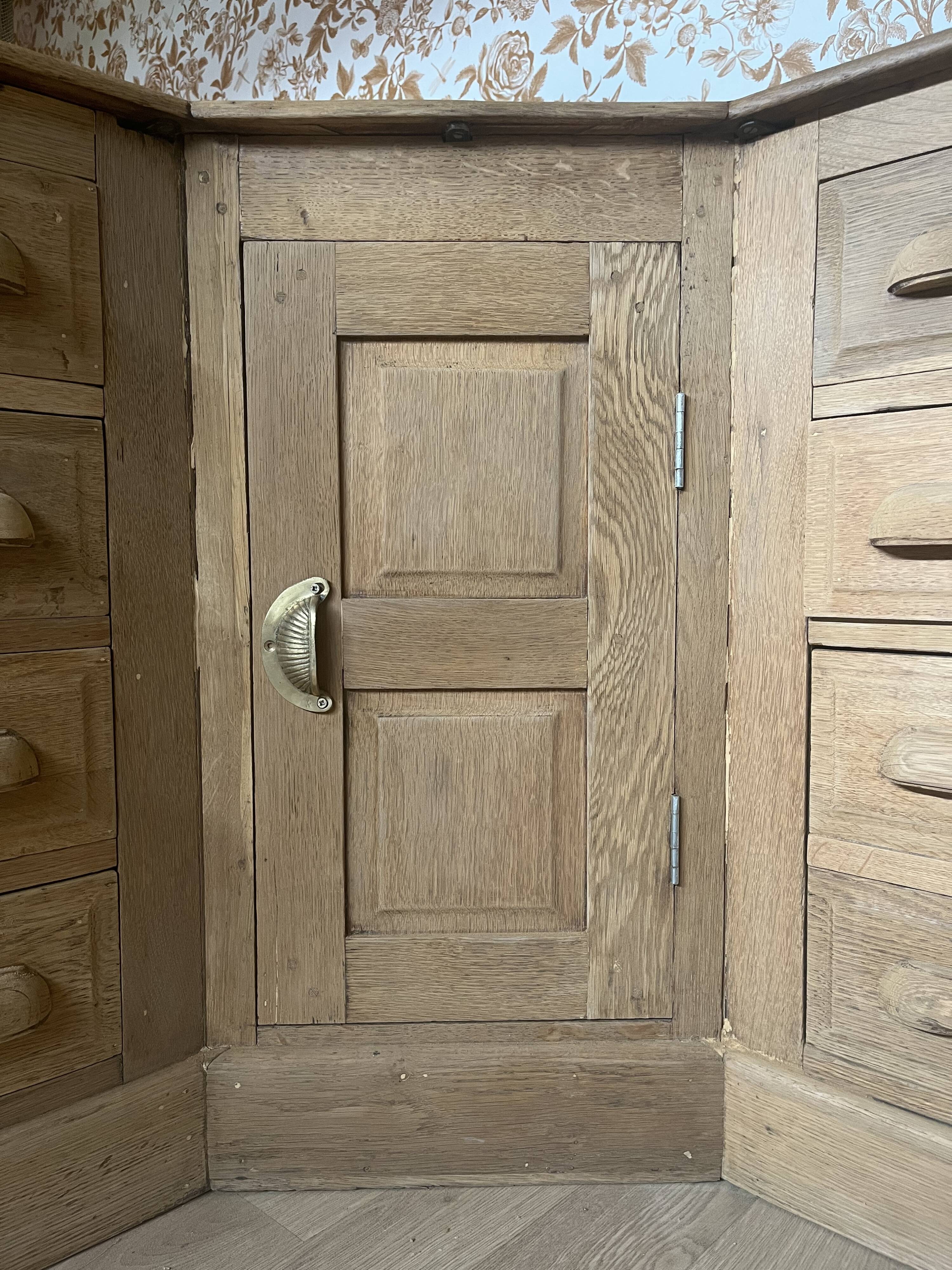 Corner craft furniture