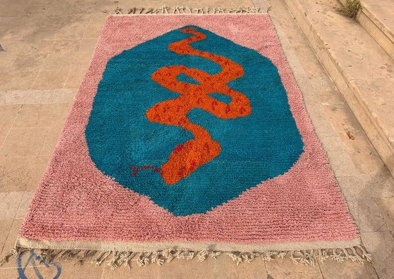 Berber Moroccan rug decorated 200cm x 300cm