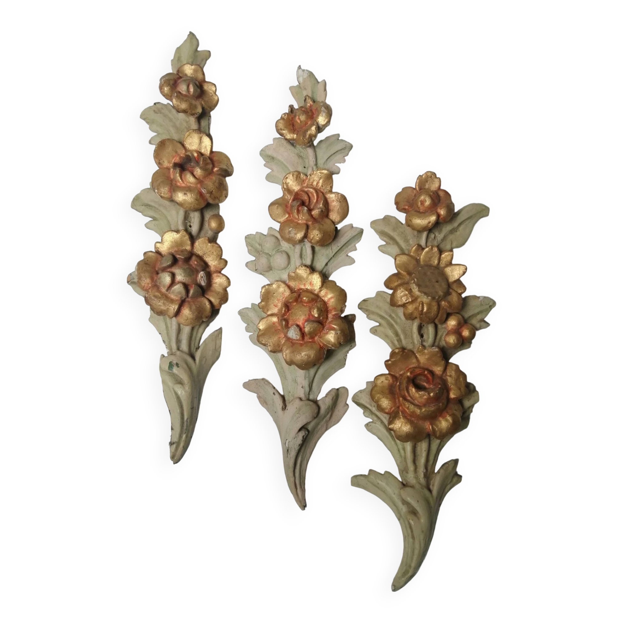 Set de 3 ornements anciens XVIII ème en bois sculpté polychrome