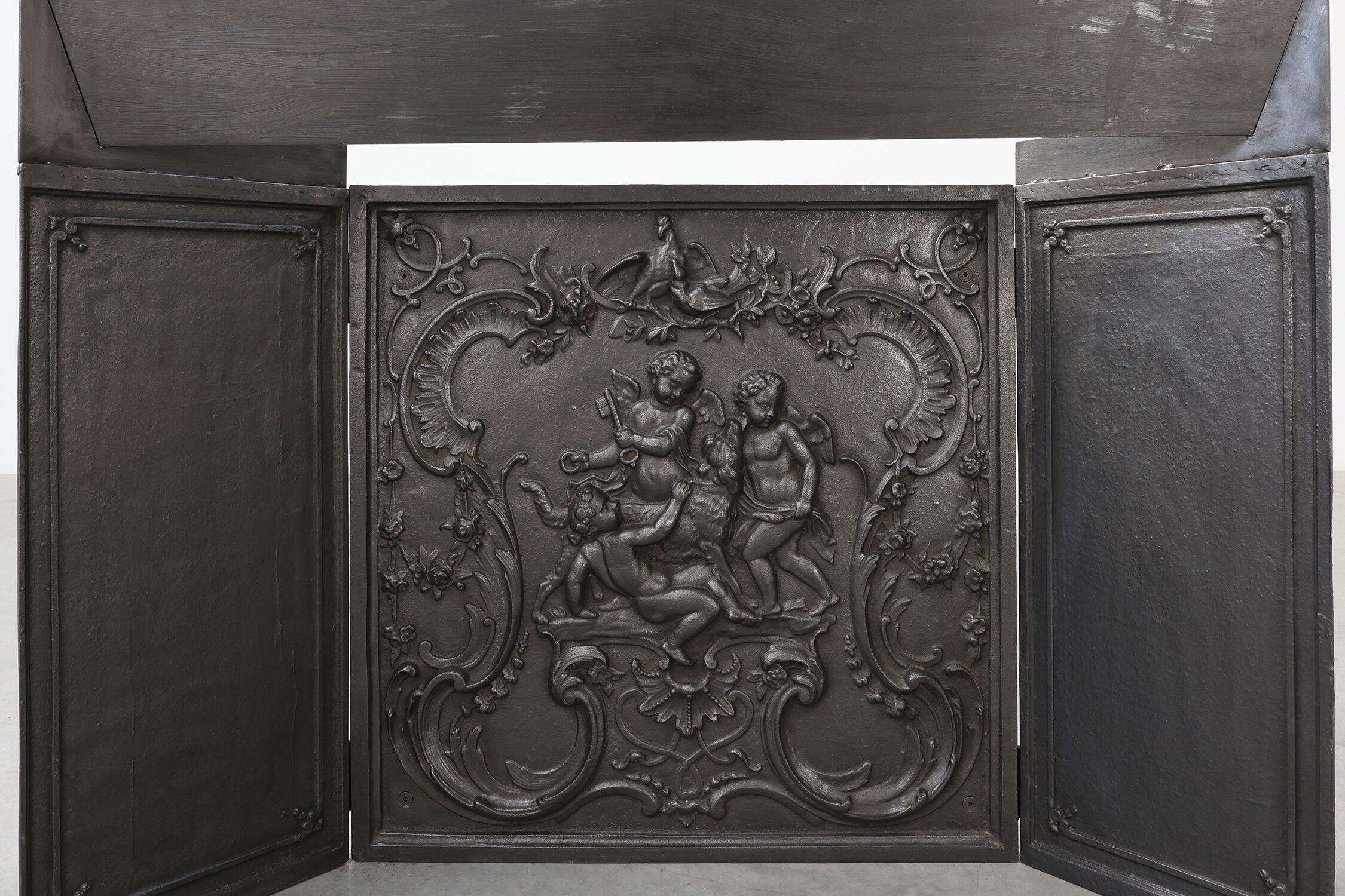 Antique Rococo style Fireback in cast iron, France ca. 1780