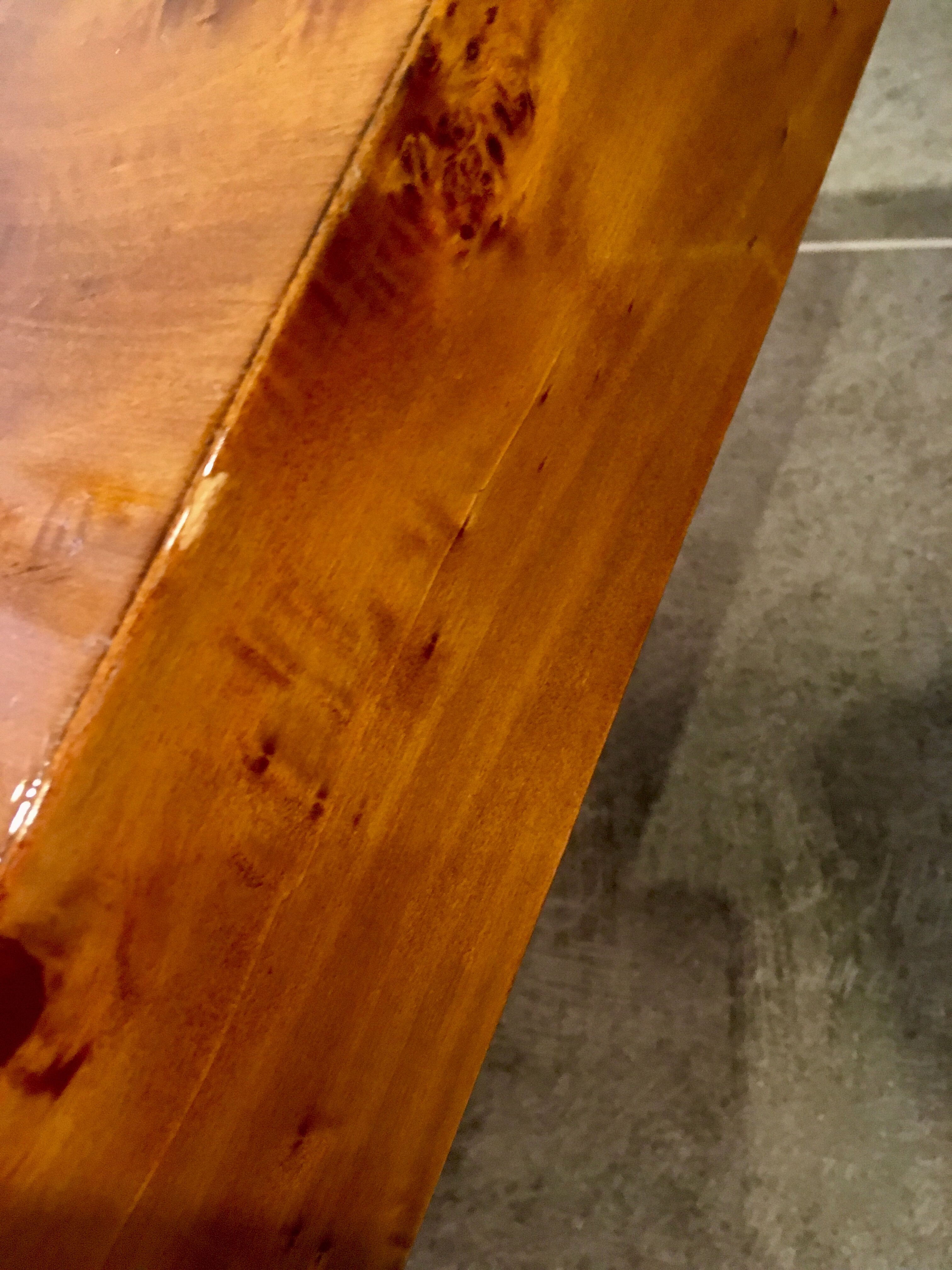 Table basse en loupe d’orme, 1970