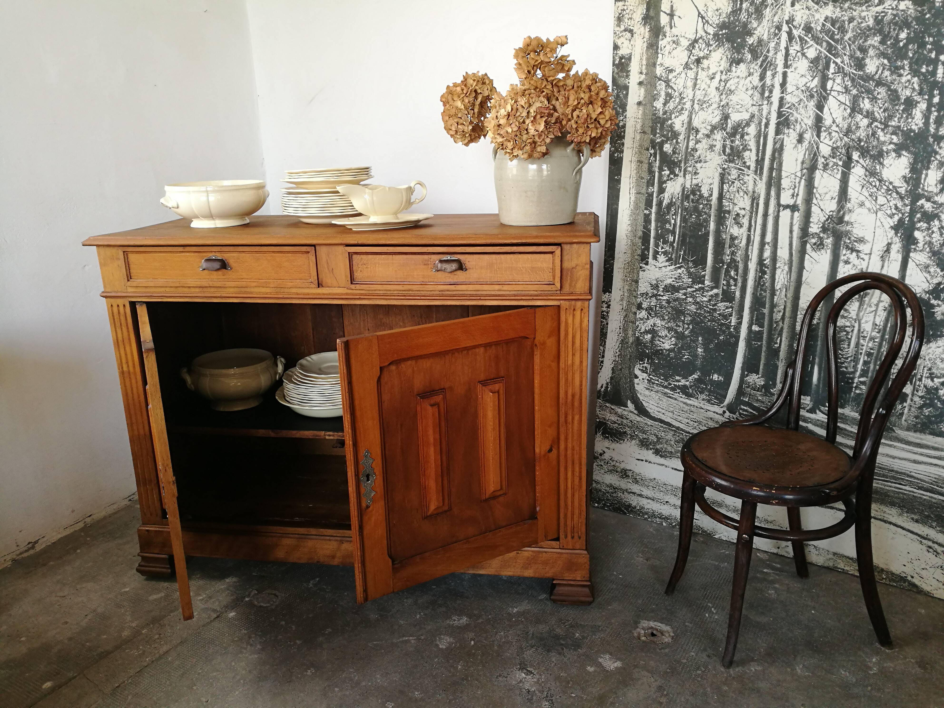 Buffet parisien, bois brut