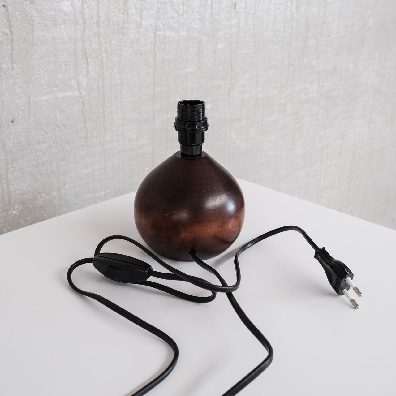 Turned wooden mid-century french table lamp