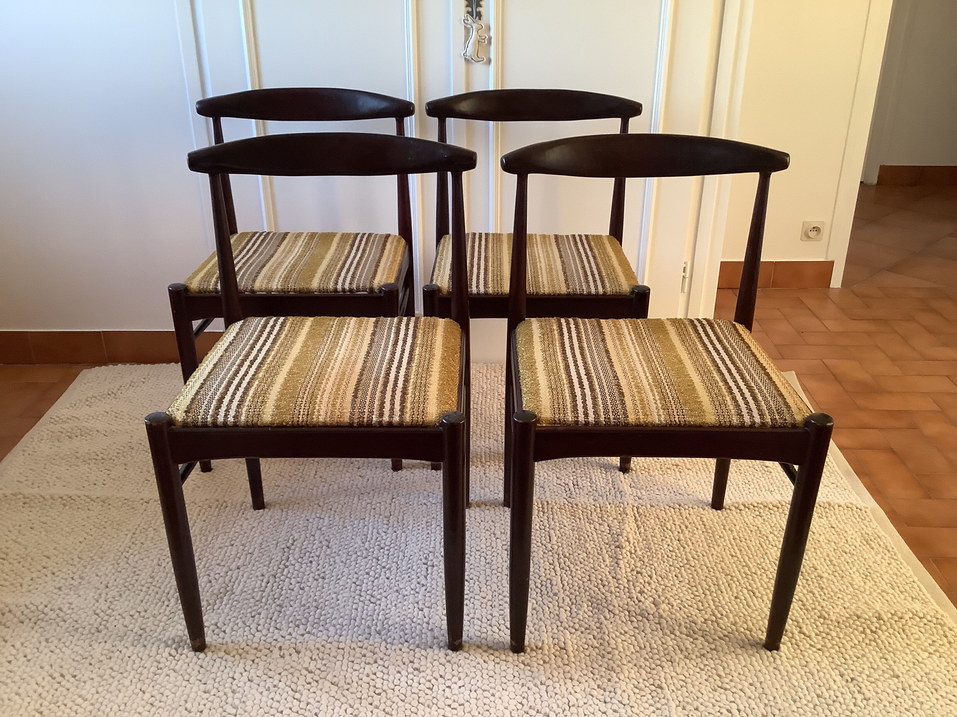 Lot of 4 Scandinavian chairs