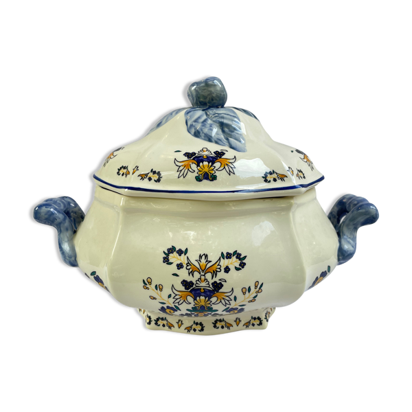 Soupière en faience de rouen, limcolor décor bleu rouennais. XX siècle.