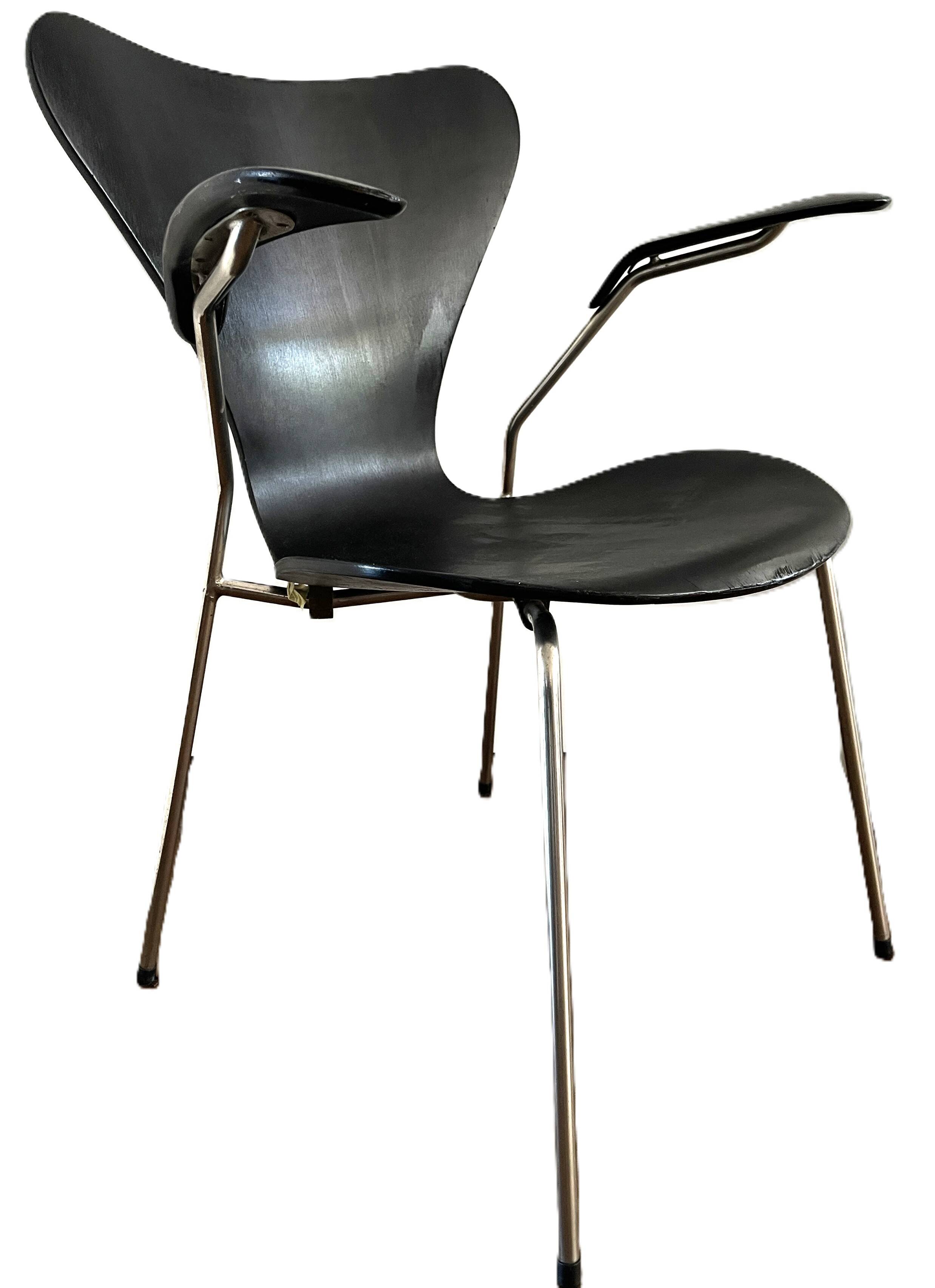 Chair 3207 – Arne Jacobsen for Fritz Hansen, Denmark