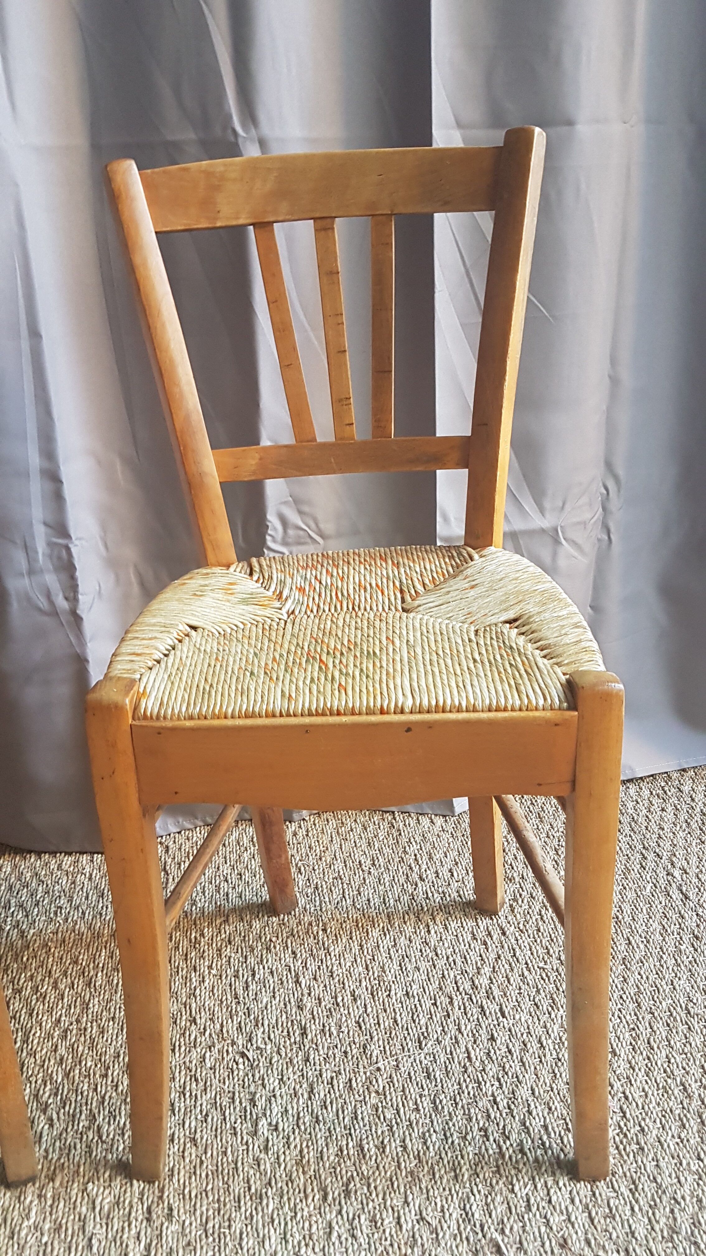 Series of 5 old mulched chairs