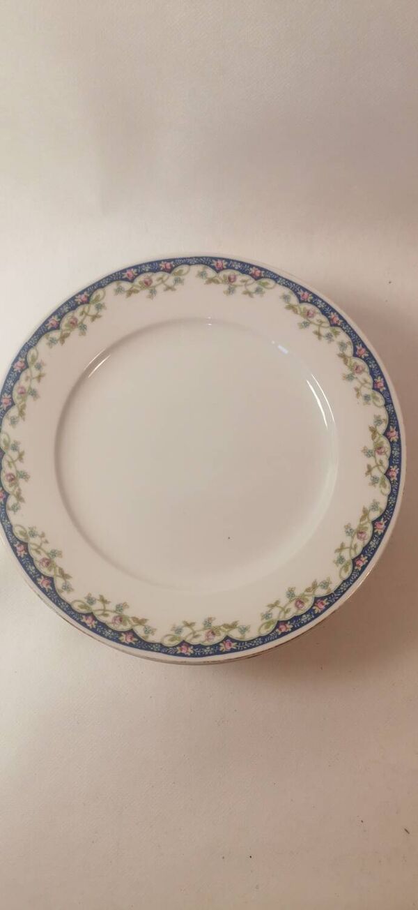 Service à thé ou café en porcelaine de Limoges - 18 pièces