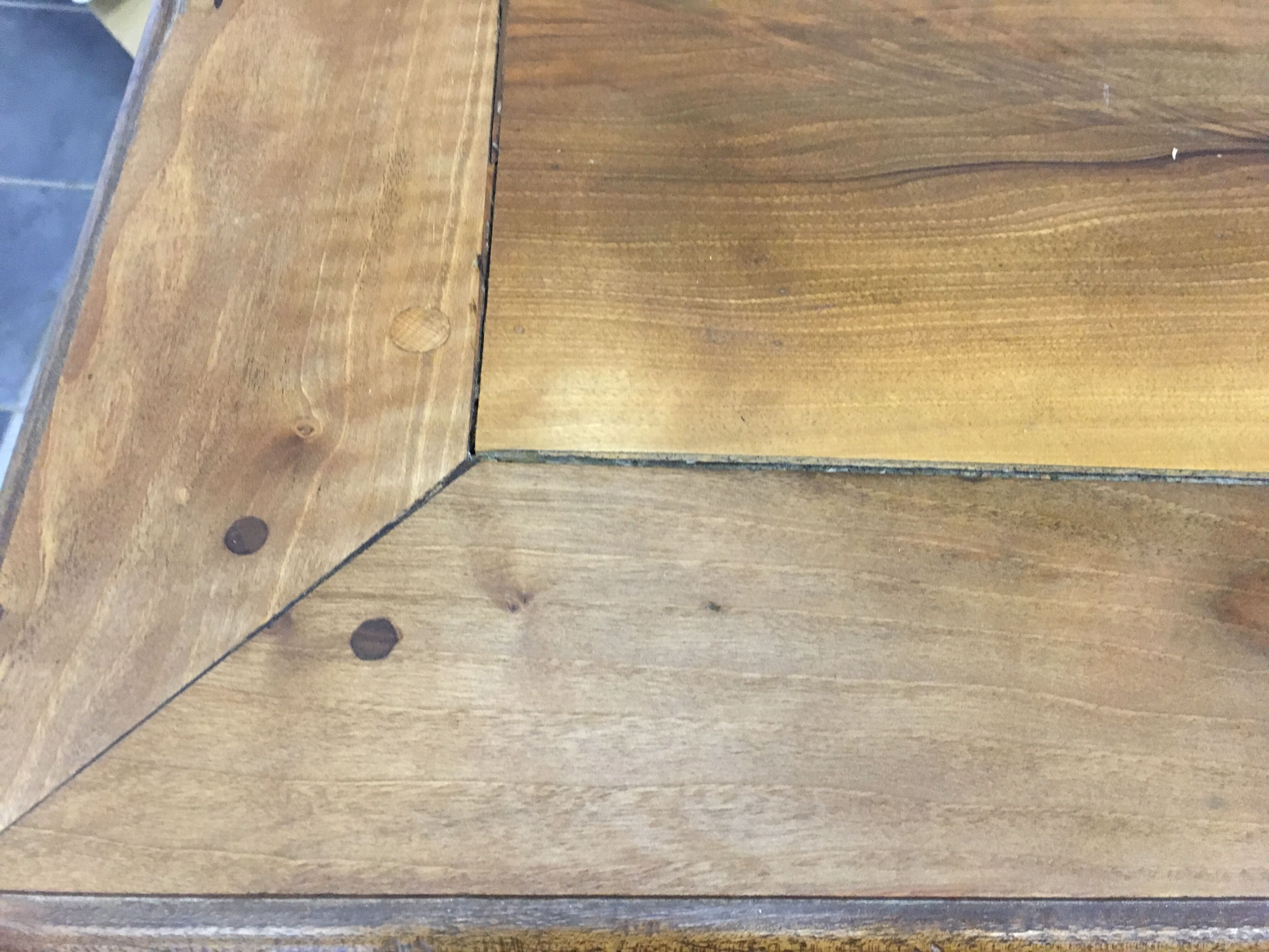 Walnut table draper XIX century