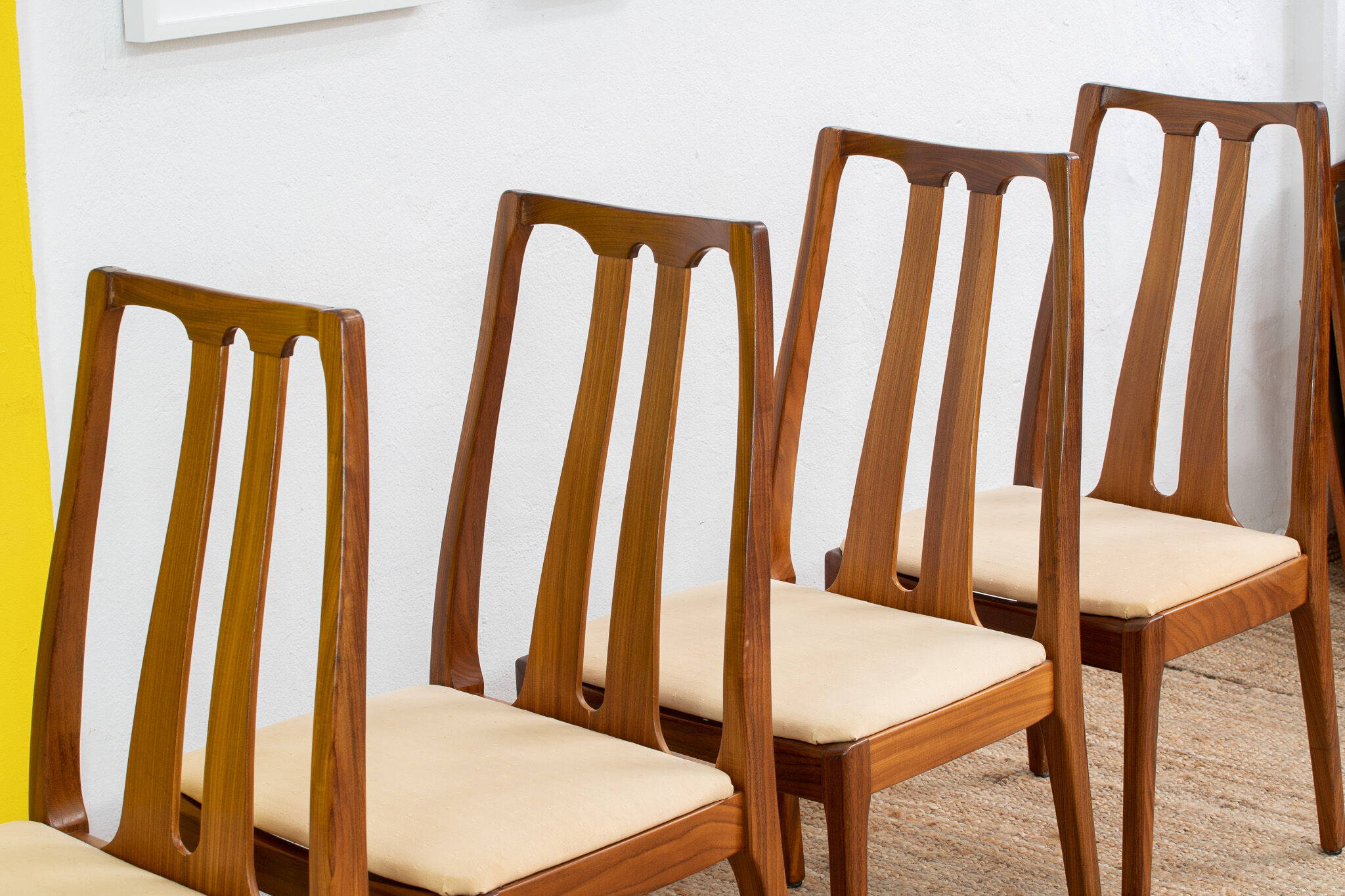 Vintage scandinavian chair series – 47 cm