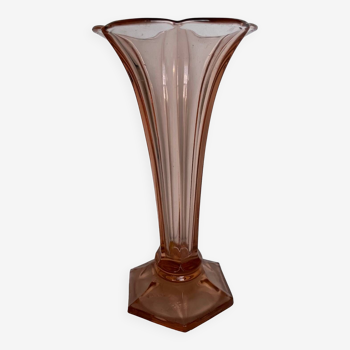 Vase en verre rose Val saint Lambert