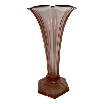 Vase en verre rose Val saint Lambert