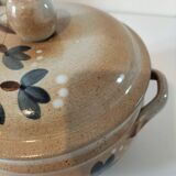 Vintage stoneware soup tureen from the Marais – rustic charm, cottagecore spirit.