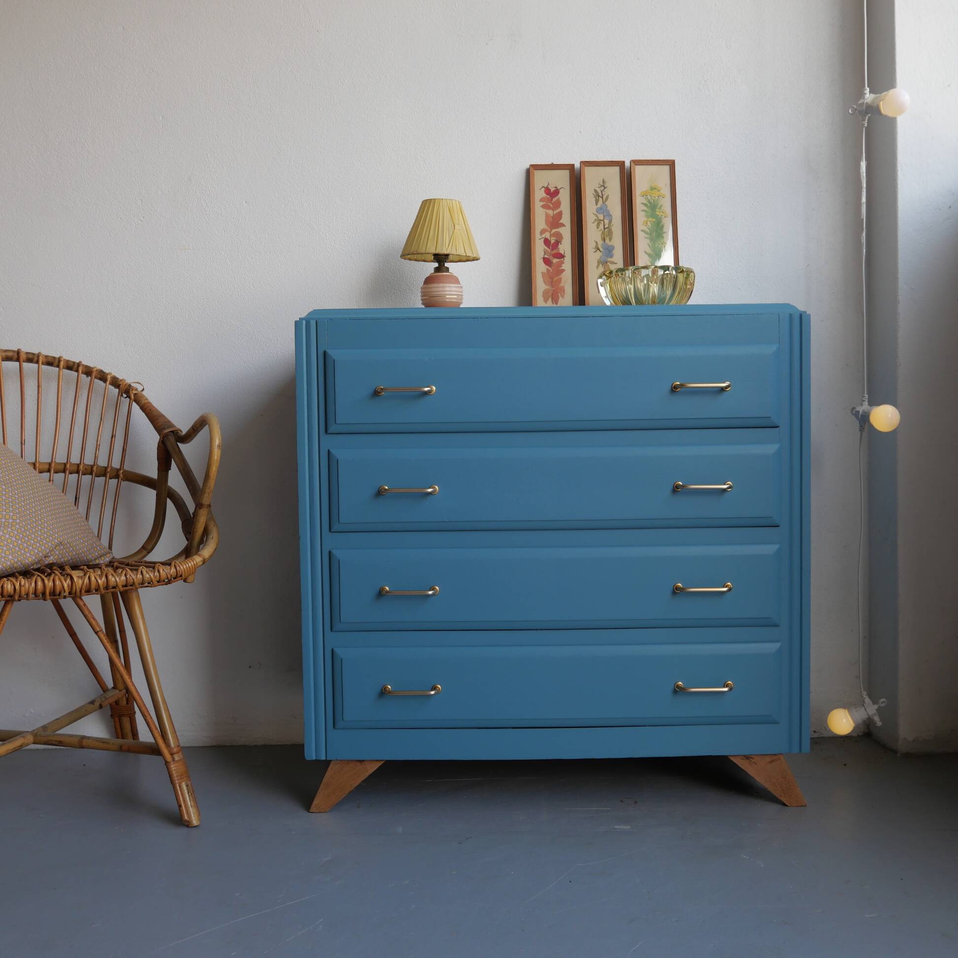 Vintage chest of drawers