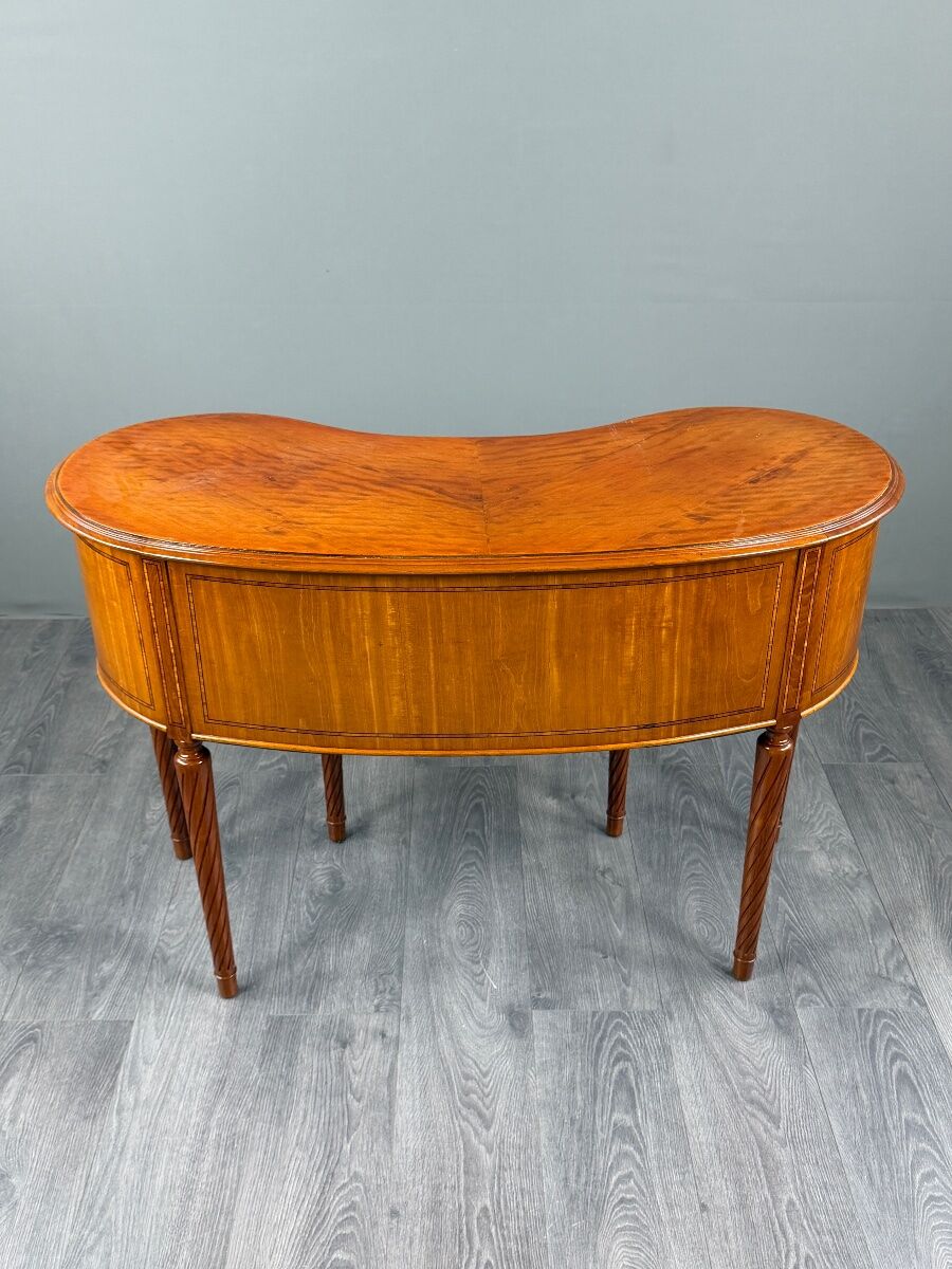 Bureau de dame de style Louis XVI, XIXe siècle