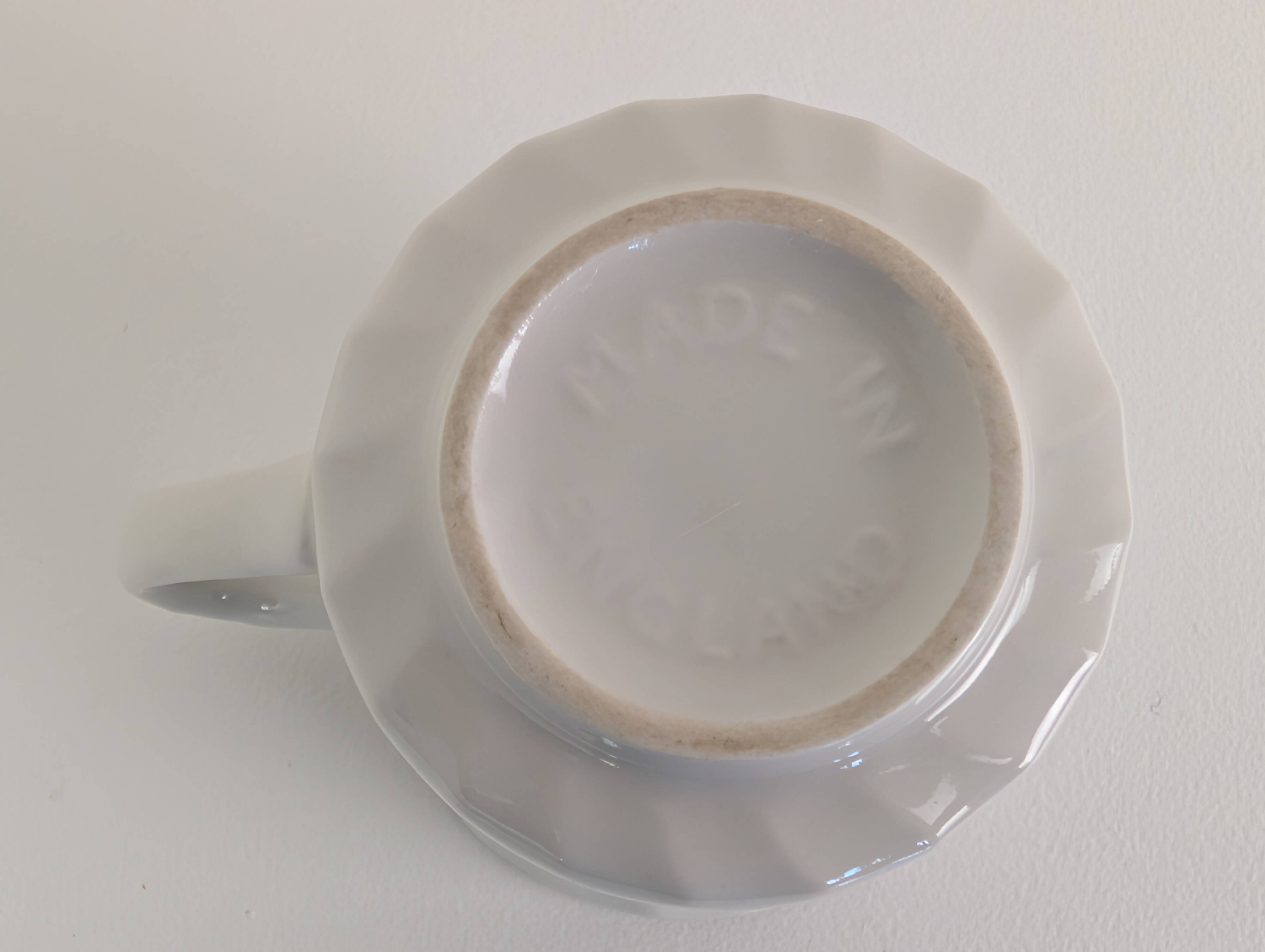 4 Churchill England coffee cups