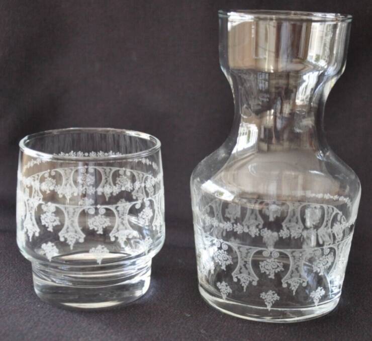 Carafe and night in engraved glass