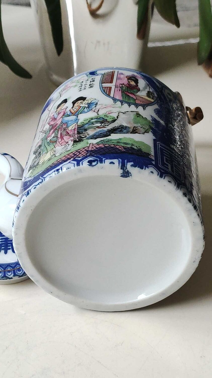 Japanese fine porcelain teapot, Geisha/cherry blossom patterns, Bamboo imitation handle