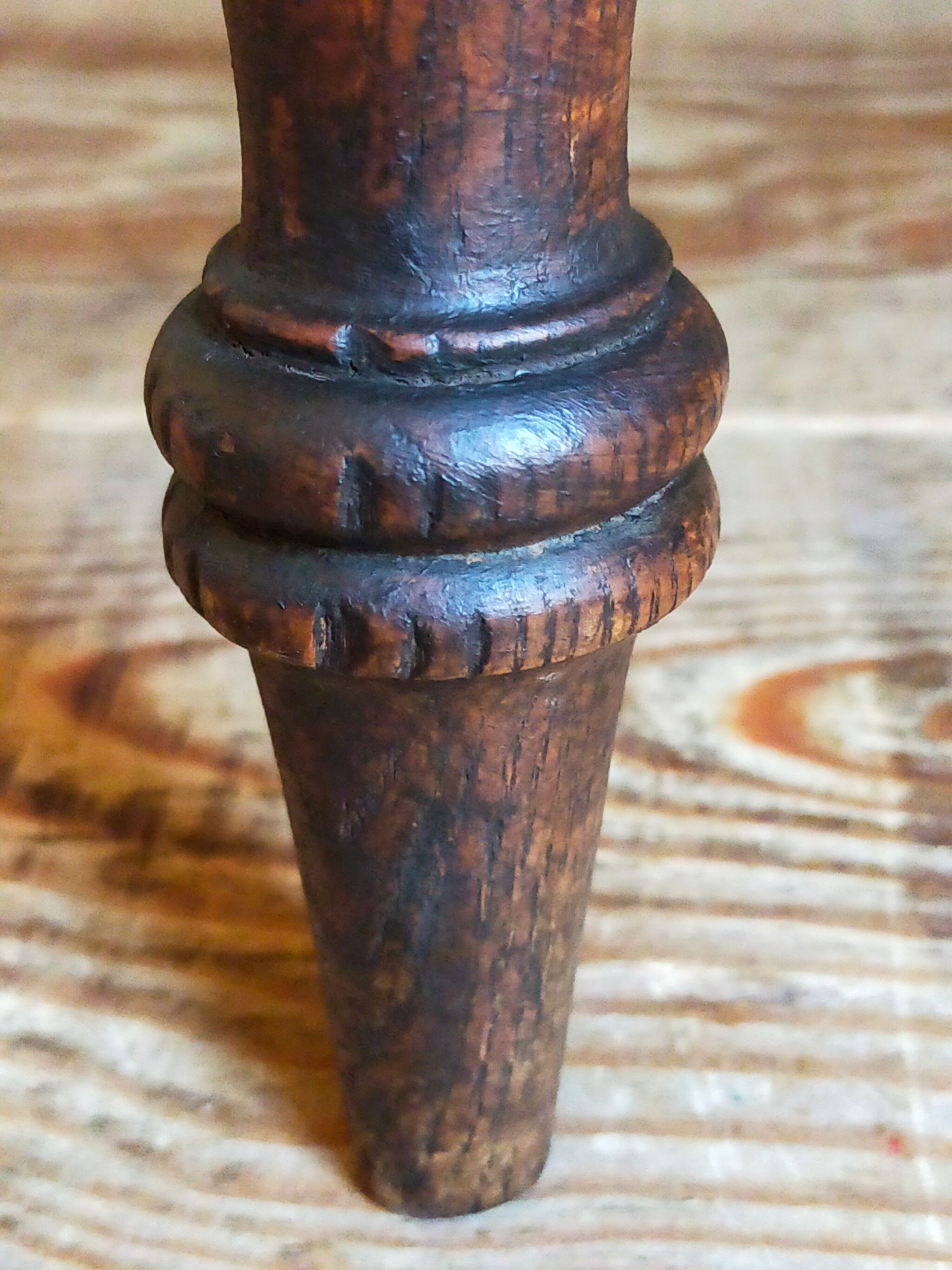 Stool in turned solid wood