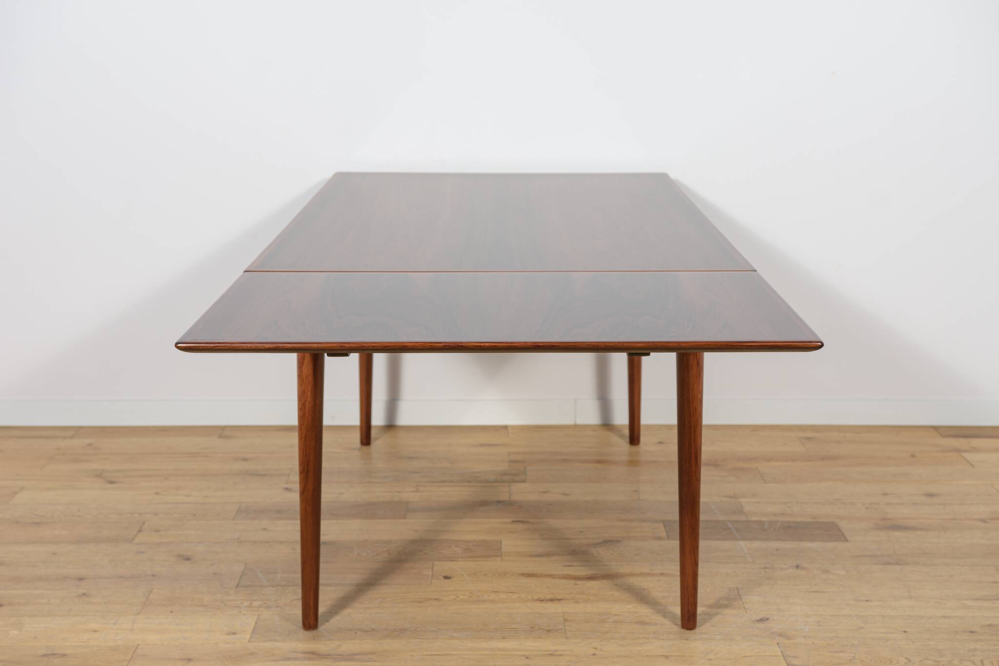 Mid-Century Modern Rosewood Dining Table Model 54 by Gunni Omann for Omann
