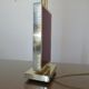 Lampe en laiton et plexiglas bordeaux années 70