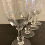 4 verres à pied gravés et soufflés