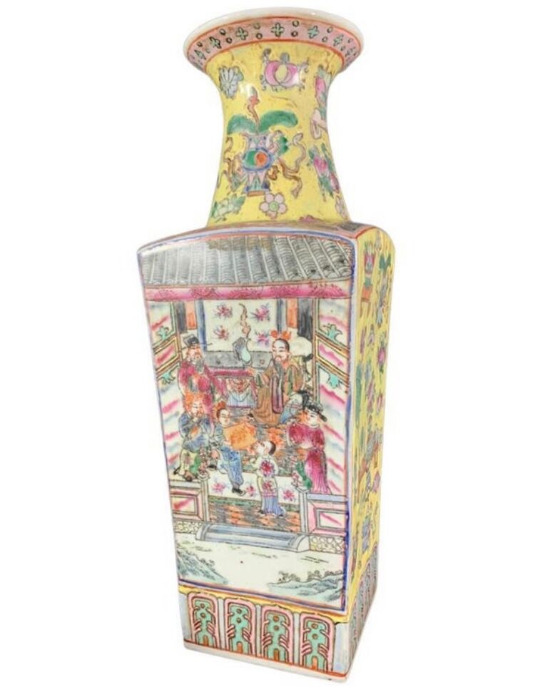Chinese vase, Canton porcelain, Circa 1850